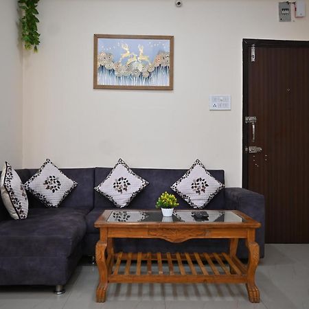 Staeg Heart Of City 2Bhk - 201 インドール エクステリア 写真