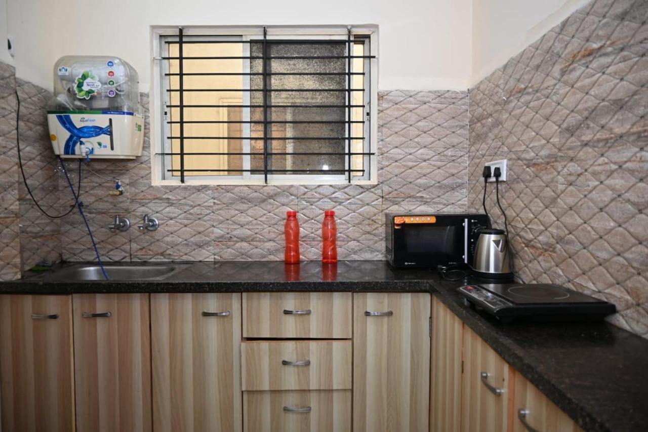 Staeg Heart Of City 2Bhk - 201 インドール エクステリア 写真